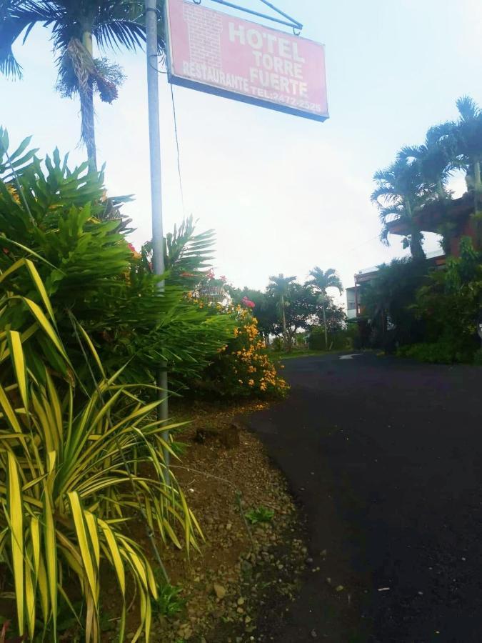 Hotel Torre Fuerte Venecia Buitenkant foto