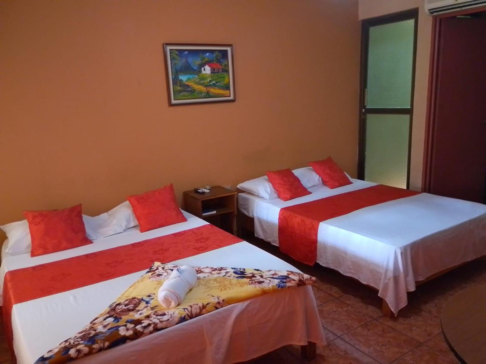 Hotel Torre Fuerte Venecia Buitenkant foto