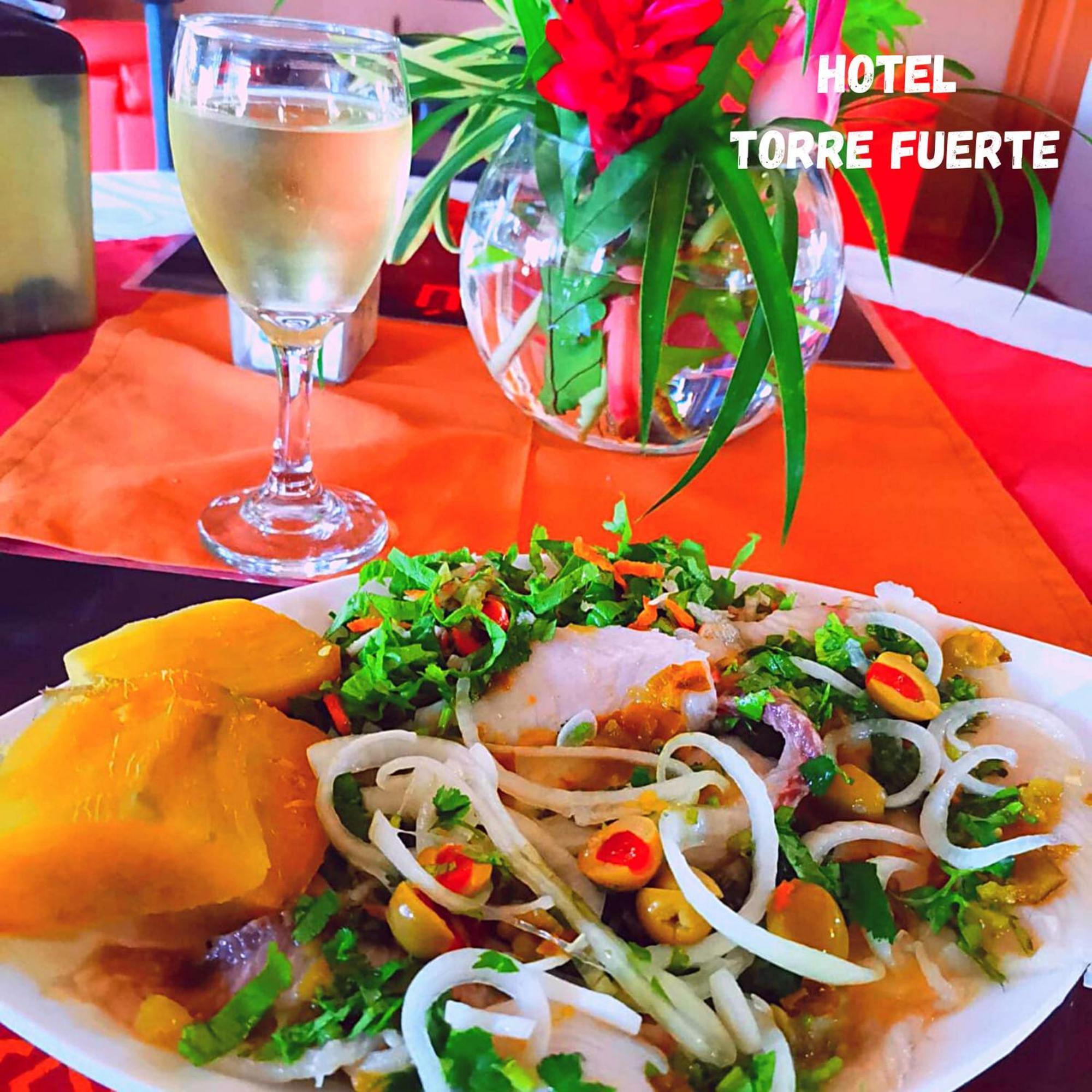 Hotel Torre Fuerte Venecia Buitenkant foto