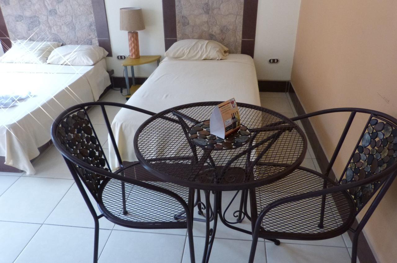 Hotel Torre Fuerte Venecia Buitenkant foto